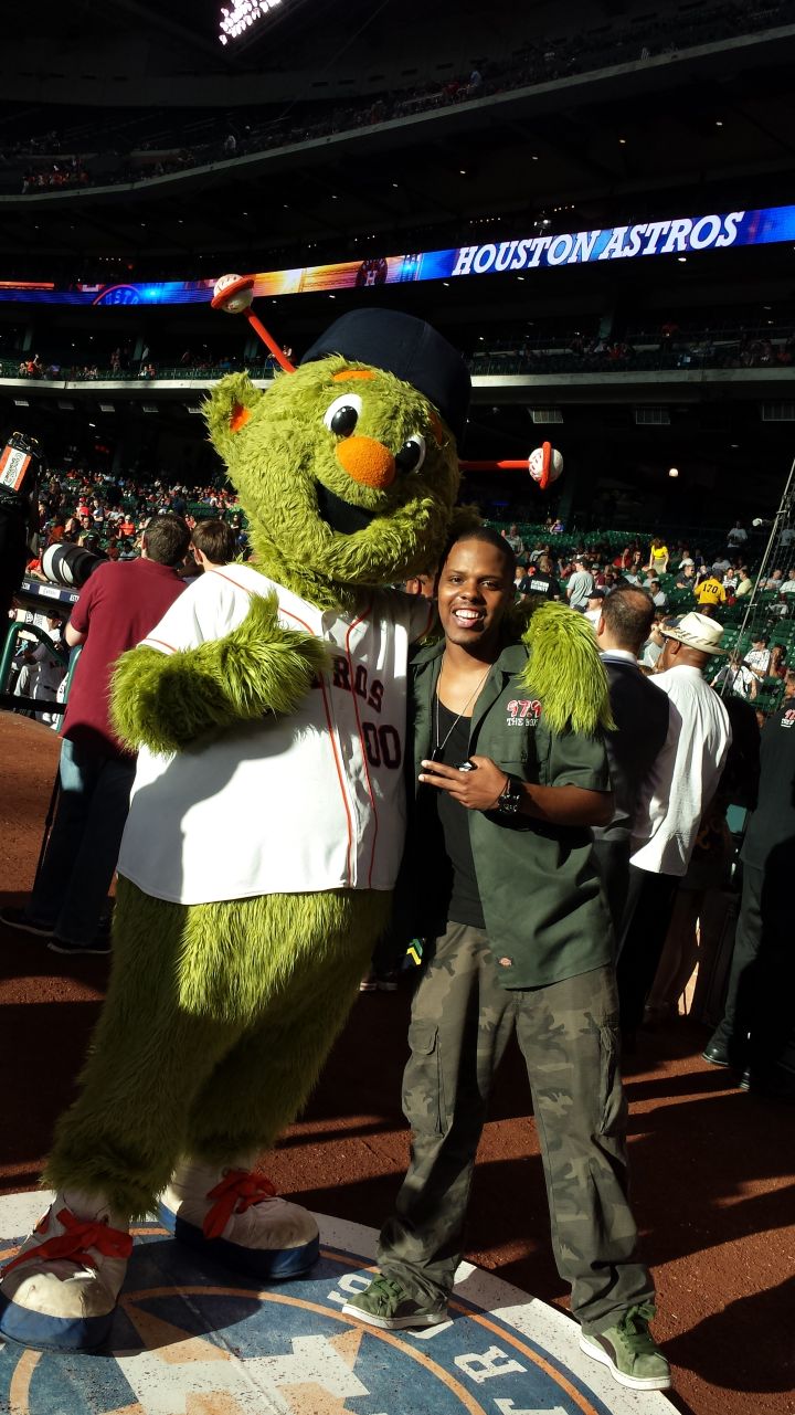 #HAW Drake Hosts The Astros Game