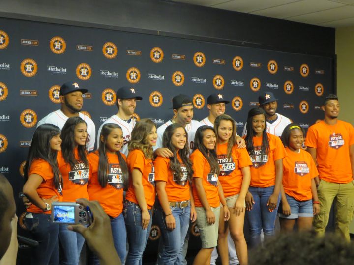 #HAW Drake Hosts The Astros Game