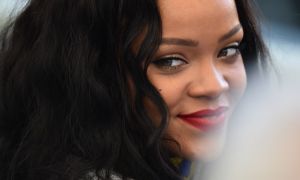 rihanna-face
