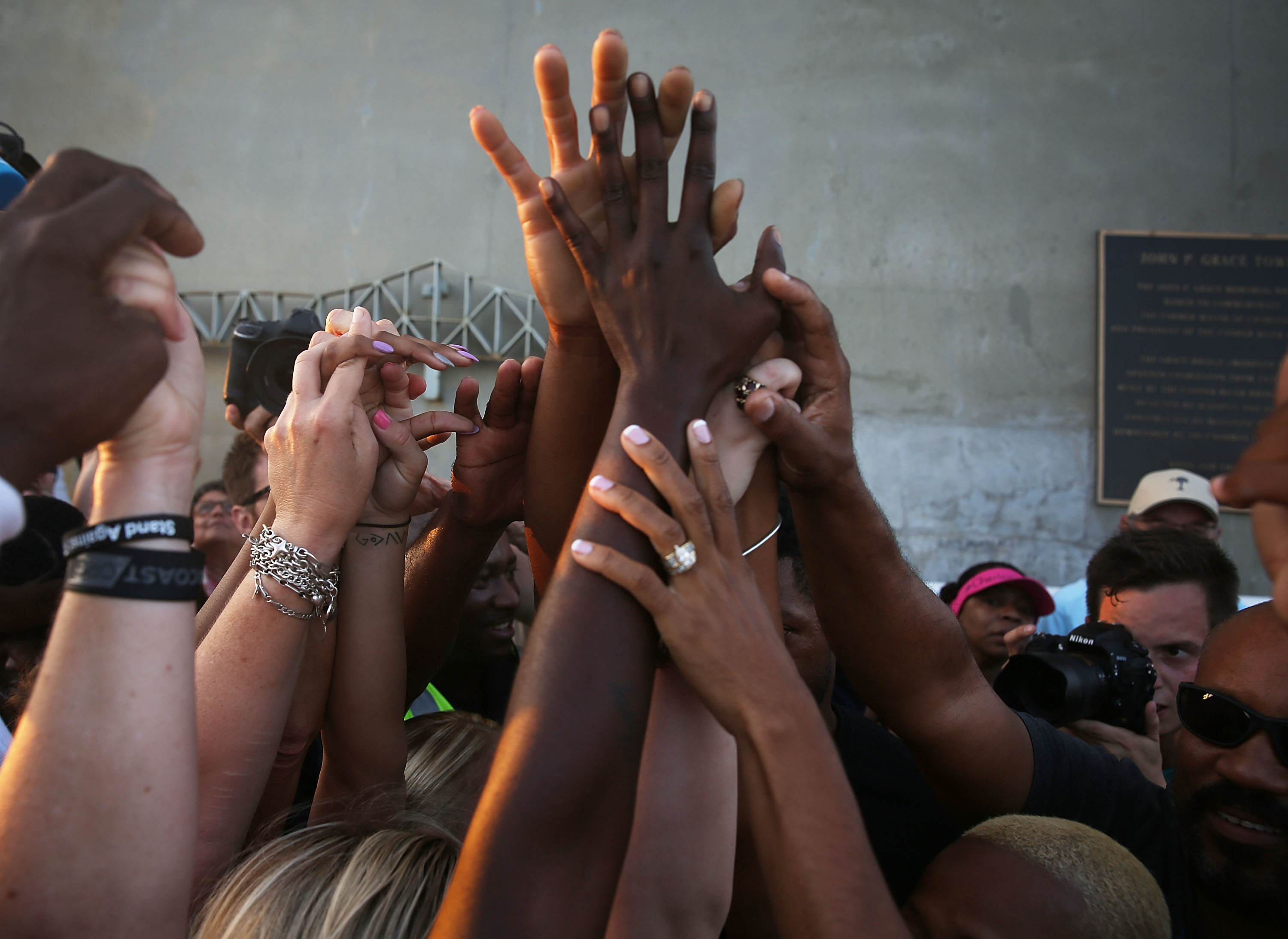 Charleston In Mourning After 9 Killed In Church Massacre