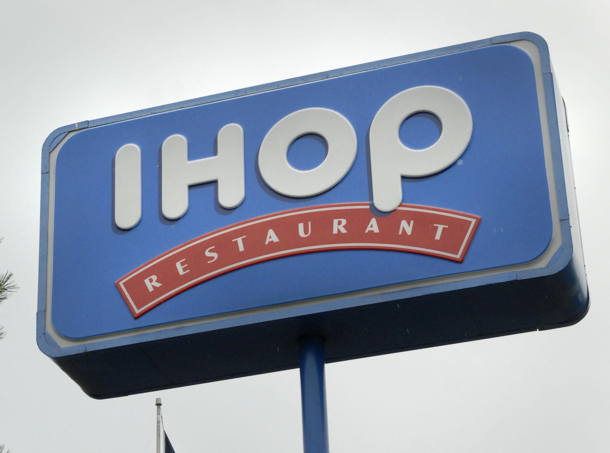 June 29, 2007 Slug: me-flags assignment no: 192101 Photograp