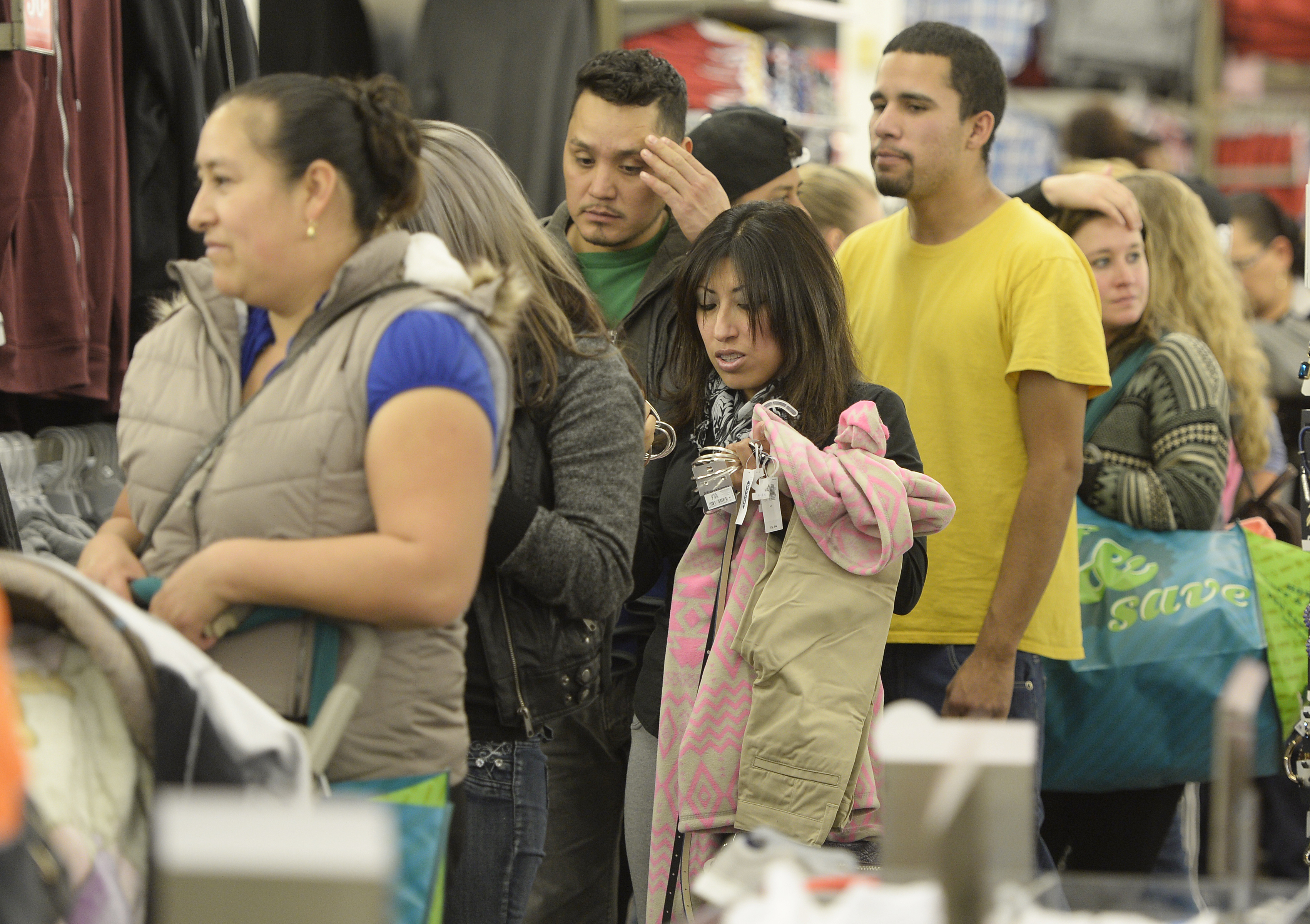 THANKSGIVING DAY SHOPPING
