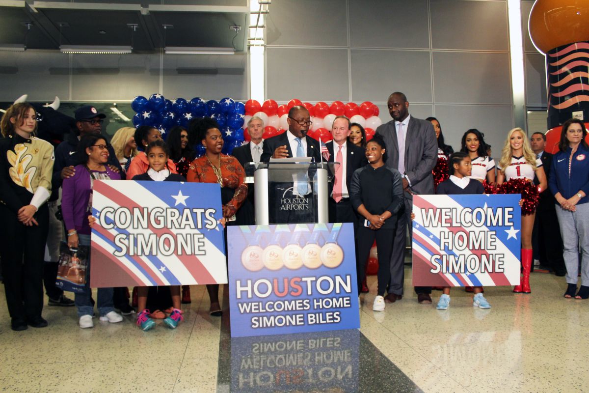 Simone Biles Arrives In Houston