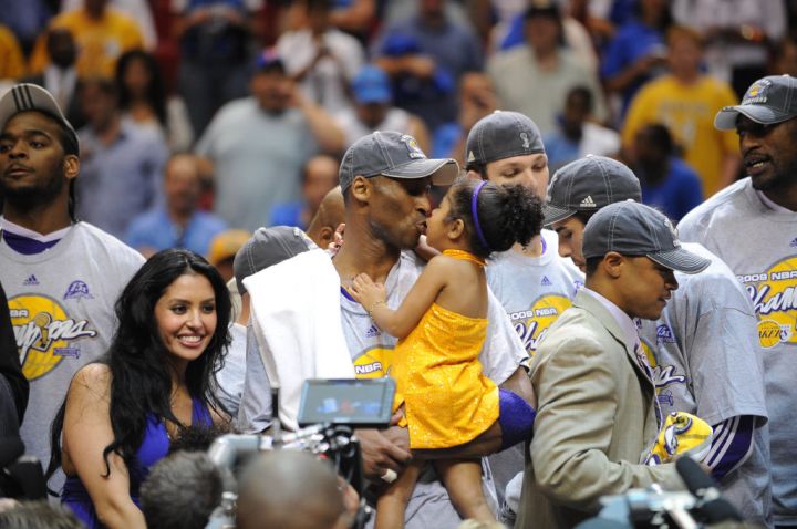 Kobe Wins First NBA Title Without Shaq (2009)
